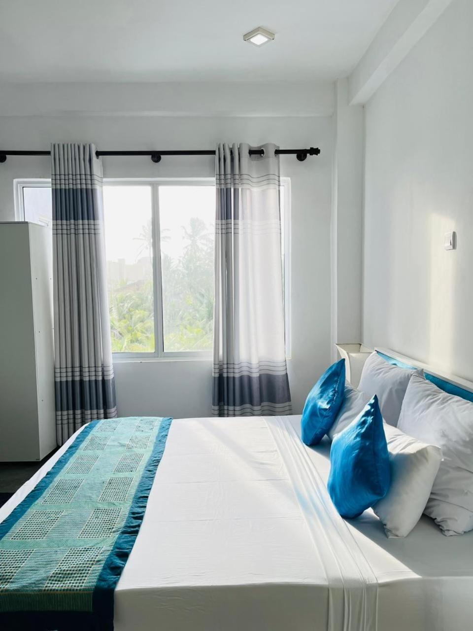 Sunset Sands Hikkaduwa Room photo
